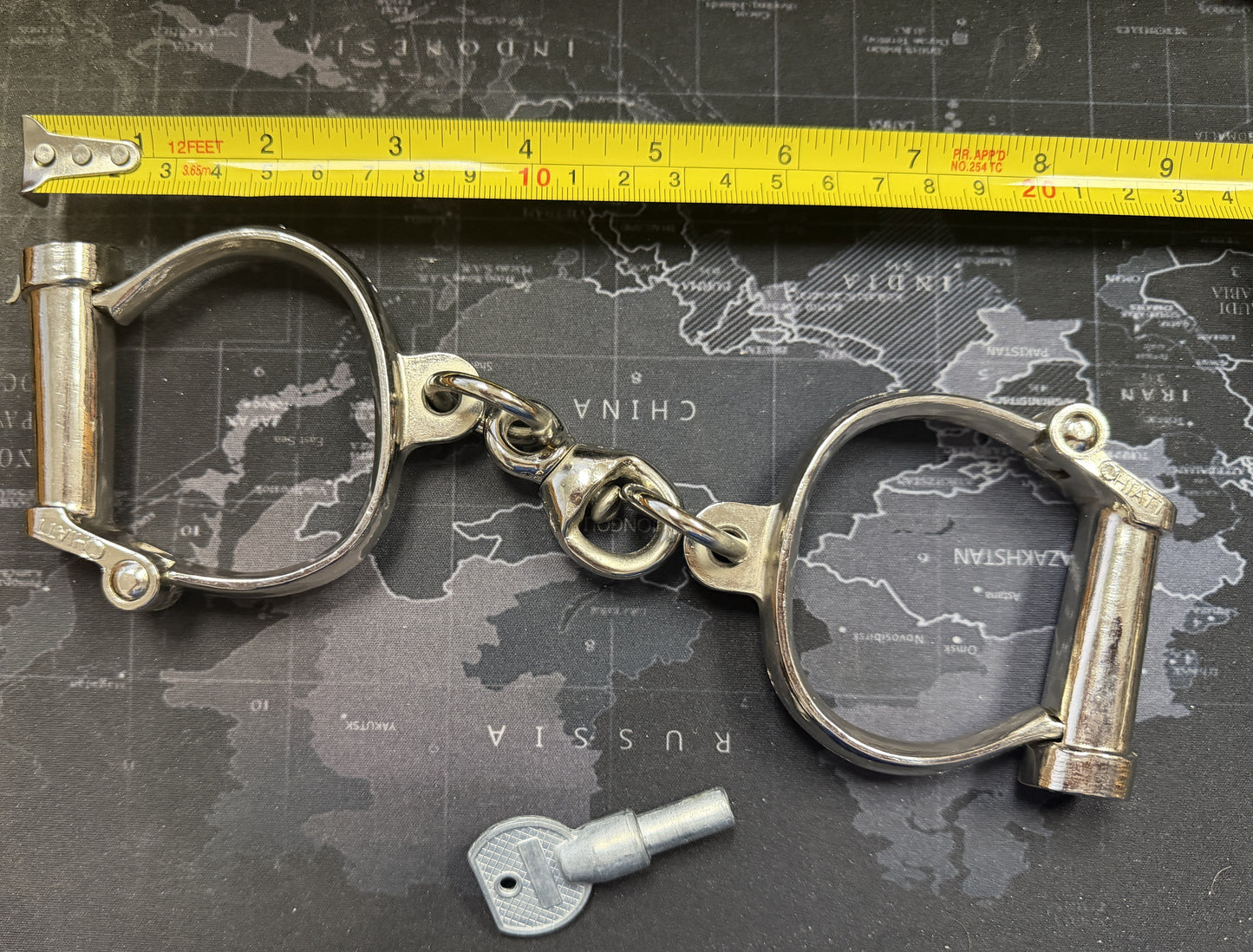 English Style Escape Handcuffs - Houdini Favorites