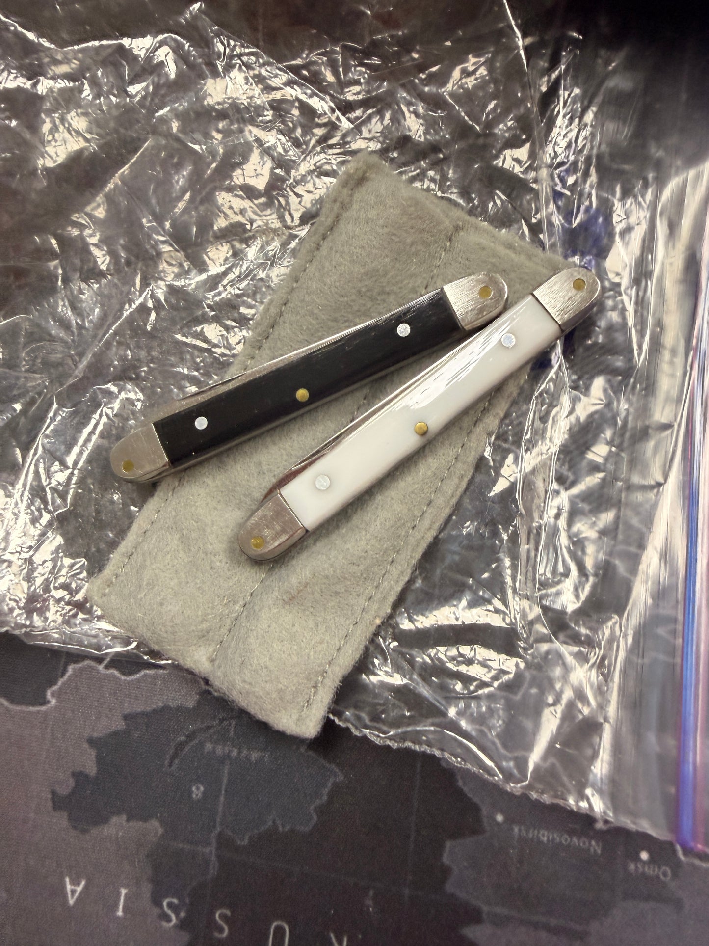 Merrill Color Changing Knives – White/White &amp; White/Black Set