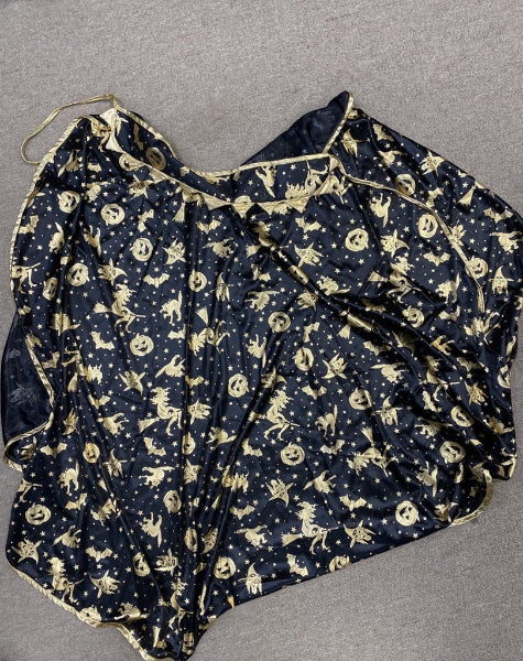 Halloween Themed Cape - MagicKits.com Magic Shop