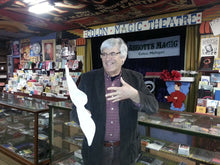 Dancing Handkerchief – Self-Working Comedy Magic Classic